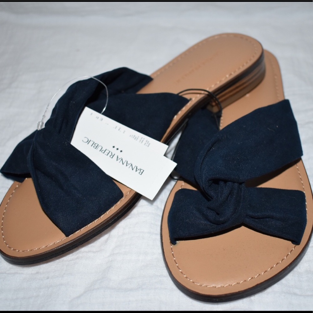 Navy Banana Republic Twist Sandals